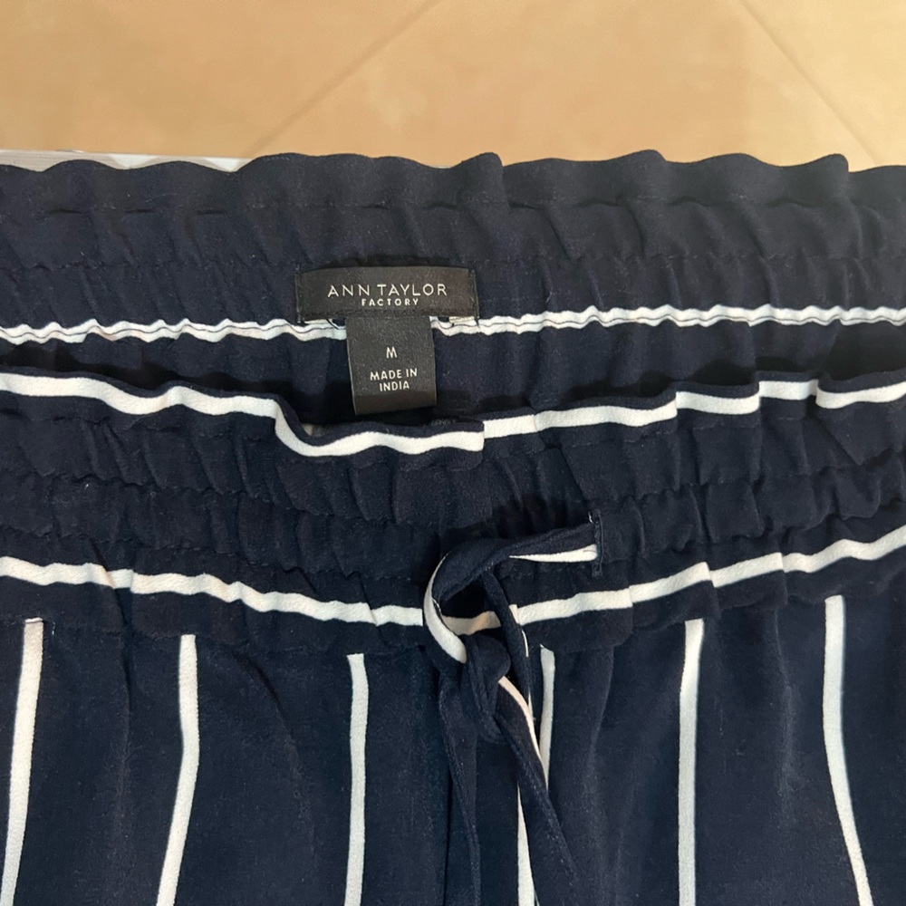 Ann Taylor Factory Women Striped Pant size : Medium . Made in India - Picture 4 of 8